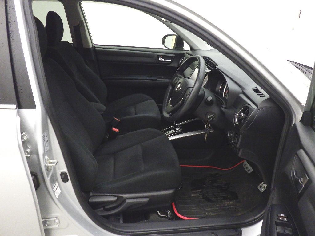 2016 Toyota Corolla Fielder 1.5G Aero Tourer auction photo 6