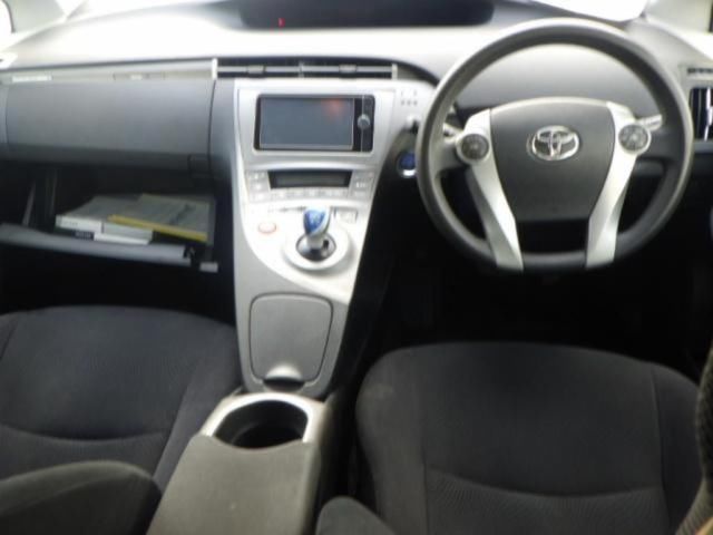 2012 Toyota Prius PHEV S auction photo 3