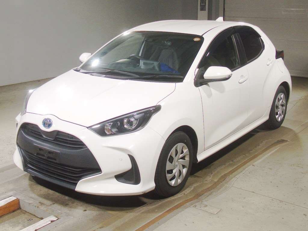 Japan Auction Vehicles 4 2021 Toyota Yaris Hybrid X auction photo