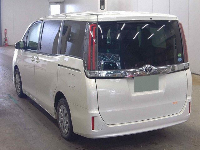2019 Toyota Noah X auction photo 2