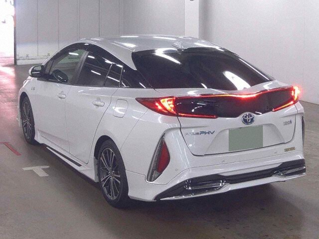 2021 Toyota Prius PHEV S Navi Package auction photo 2