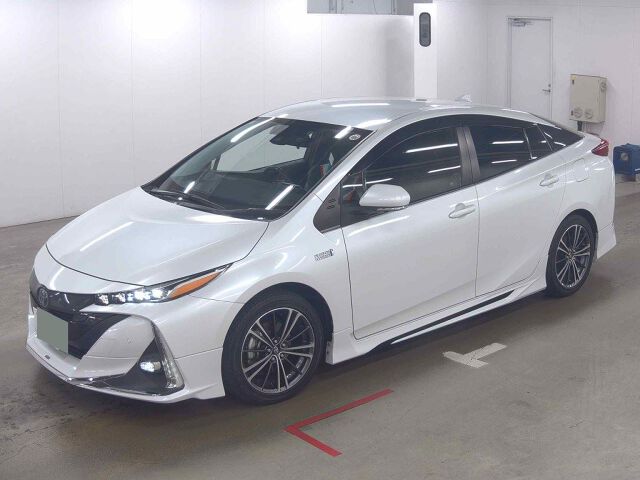 2021 Toyota Prius PHEV S Navi Package auction photo 4