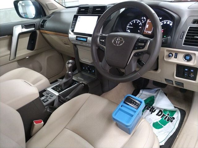 2023 Toyota Land Cruiser Prado TX L-PマットブラE 4WD auction photo 3