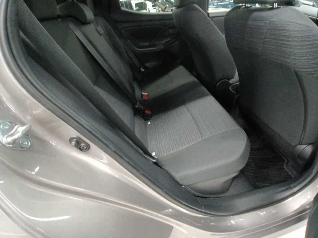 2022 Toyota Yaris ハイブリッドZ auction photo 12