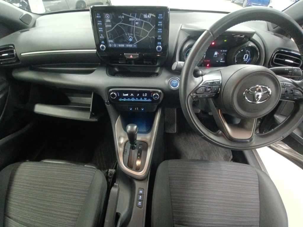 2022 Toyota Yaris ハイブリッドZ auction photo 11
