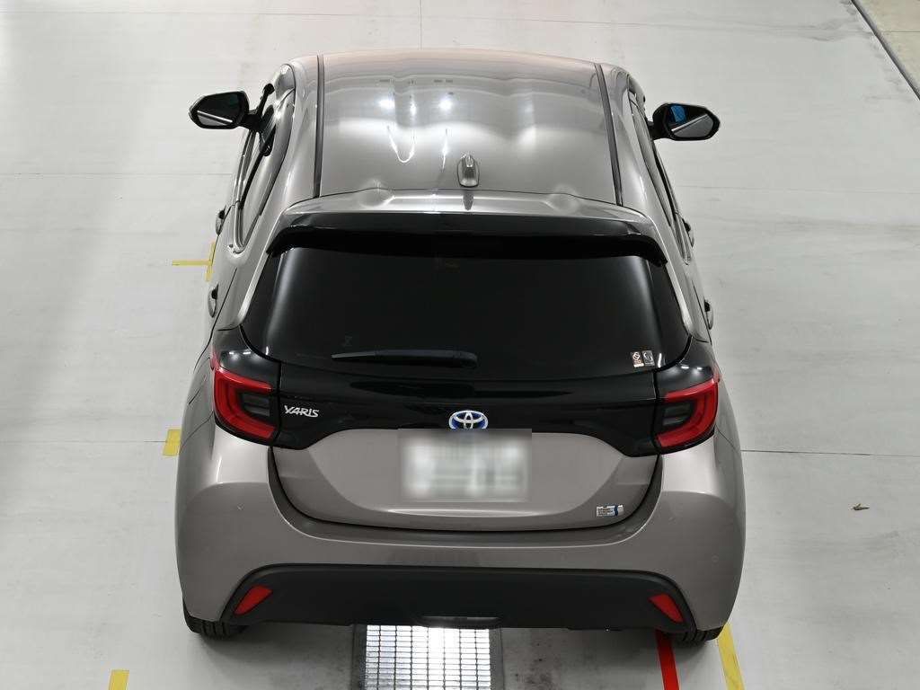 2022 Toyota Yaris ハイブリッドZ auction photo 8