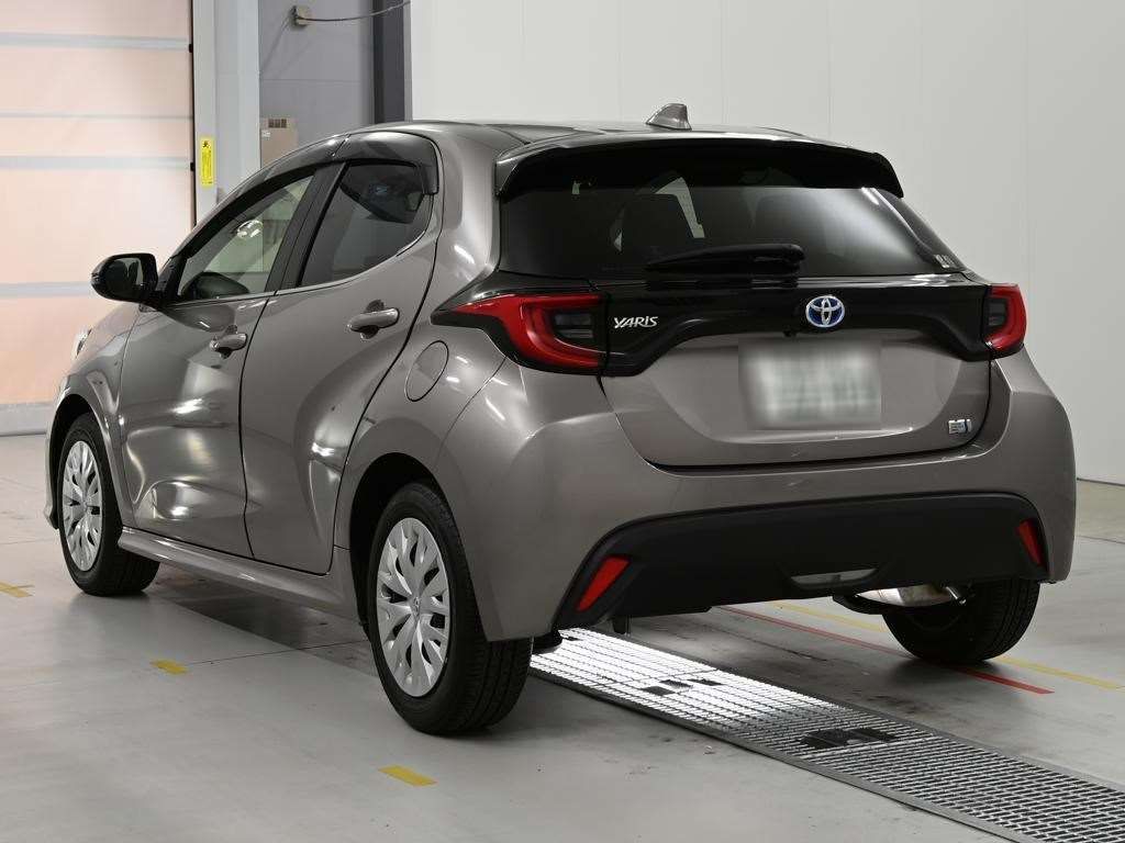 2022 Toyota Yaris ハイブリッドZ auction photo 6