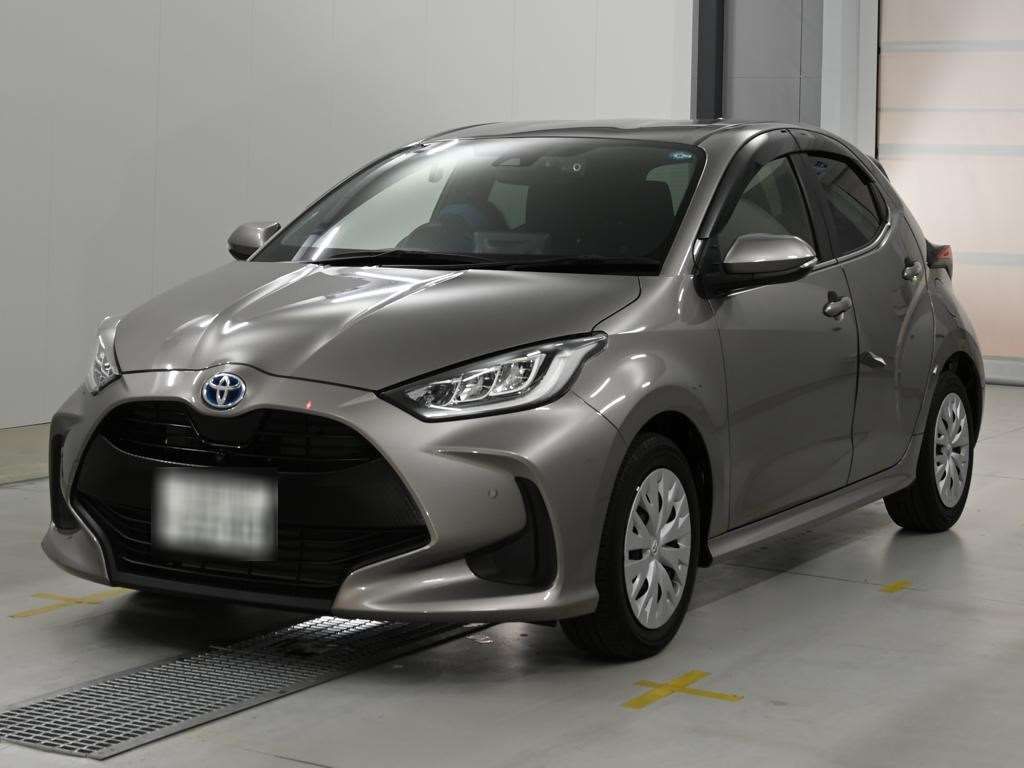 2022 Toyota Yaris ハイブリッドZ Japan auction vehicle
