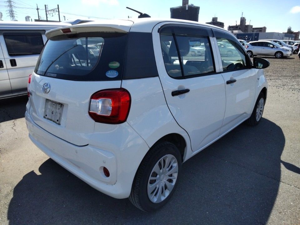2019 Toyota Passo auction photo 2