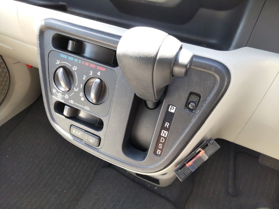 2019 Toyota Passo auction photo 12