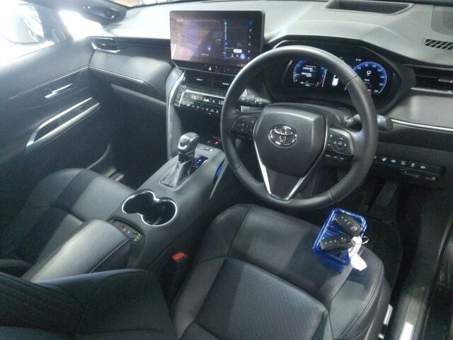 2025 Toyota Harrier Z Leather Package auction photo 3