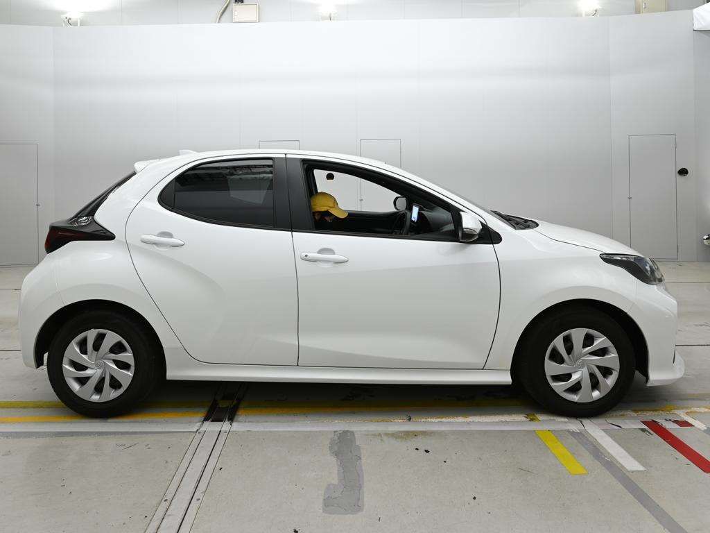2024 Toyota Yaris X auction photo 3