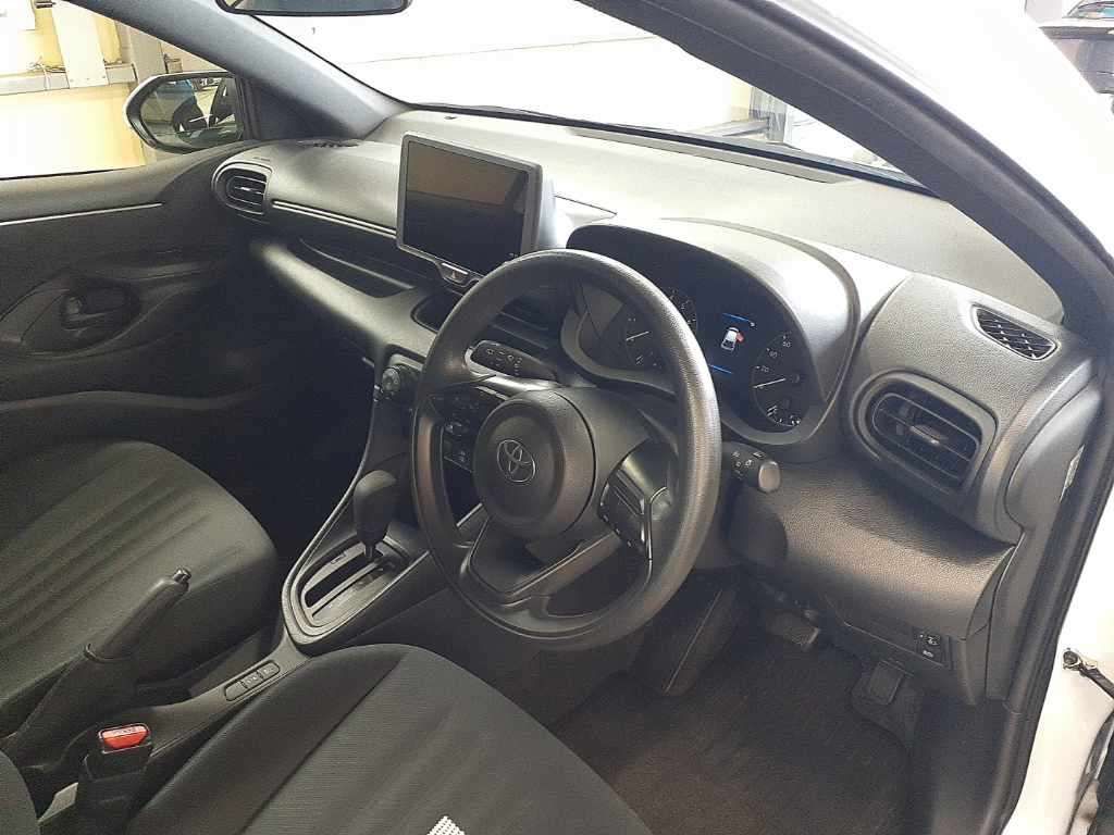 2024 Toyota Yaris X auction photo 9