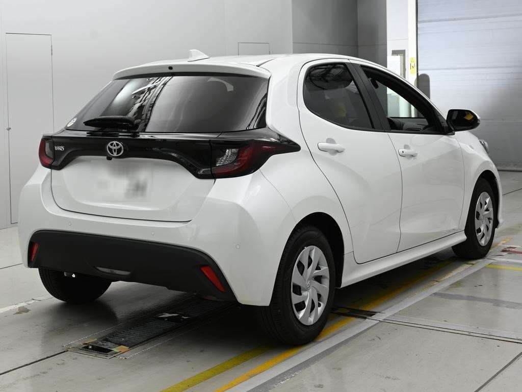 2024 Toyota Yaris X auction photo 2