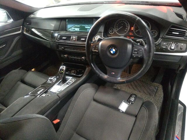 2013 BMW 5 Series 523DブルツリMスホP auction photo 3