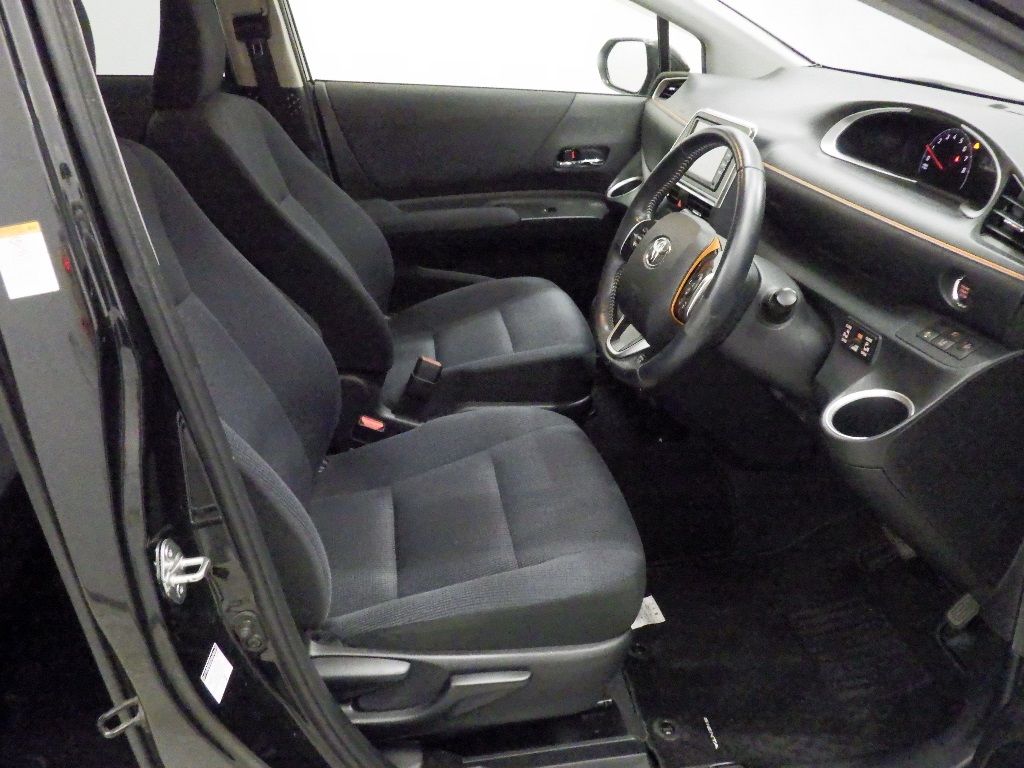 2016 Toyota Sienta G 7人 auction photo 6