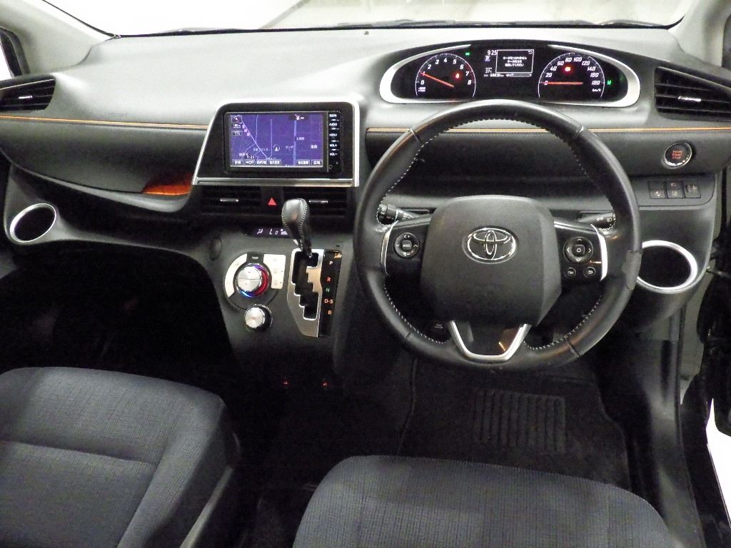 2016 Toyota Sienta G 7 people auction photo 3