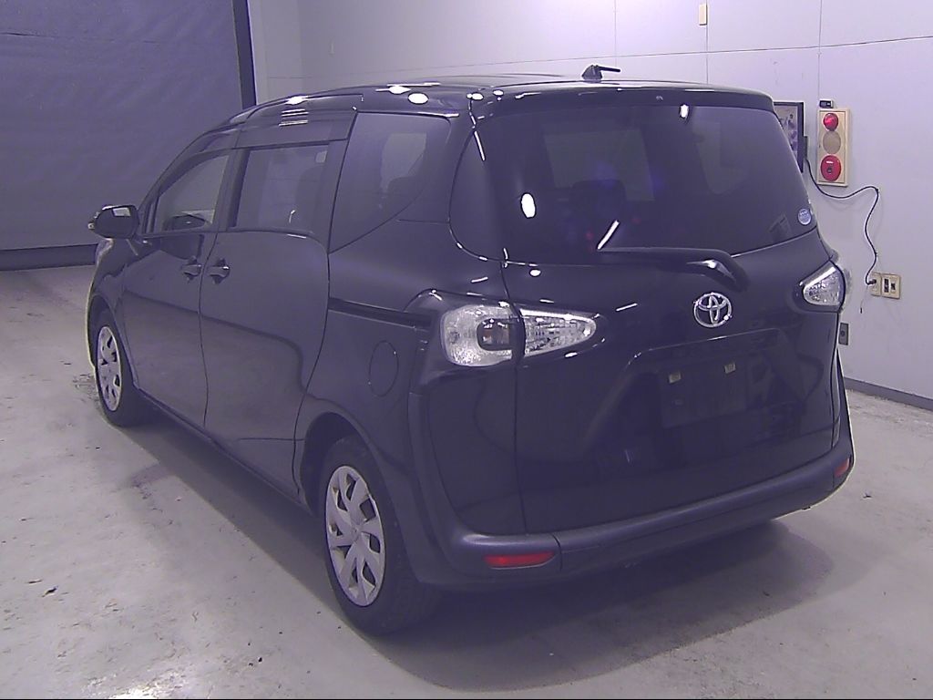 2016 Toyota Sienta G 7人 auction photo 5
