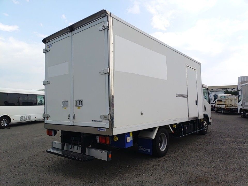 2020 Isuzu Elf auction photo 2