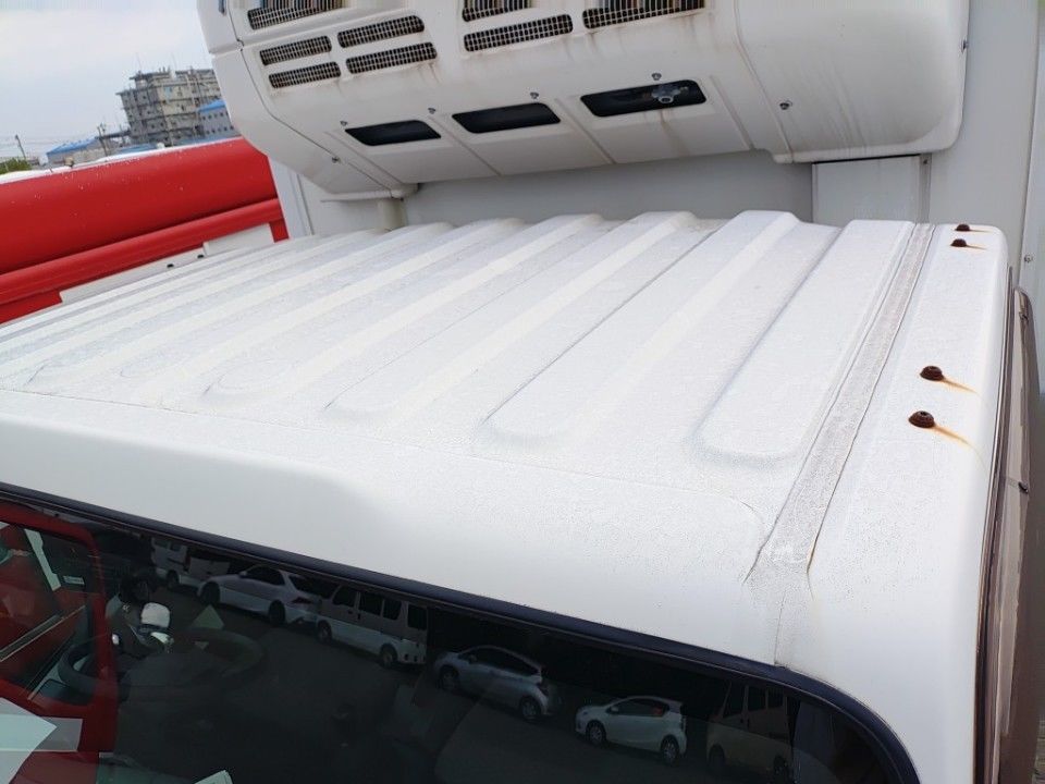 2020 Isuzu Elf auction photo 7