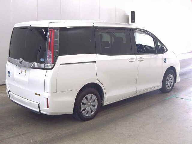 2019 Toyota Noah X ウェルキャブ auction photo 5