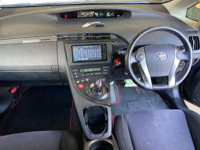 2014 Toyota Prius Sツーリングセレクション・G’s auction photo 2
