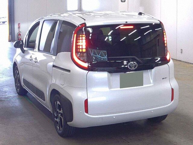 2026 Toyota Sienta ハイブリッドZ auction photo 2