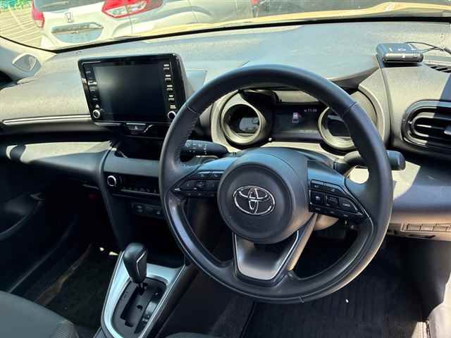 2023 Toyota Yaris Cross G 4WD auction photo 3