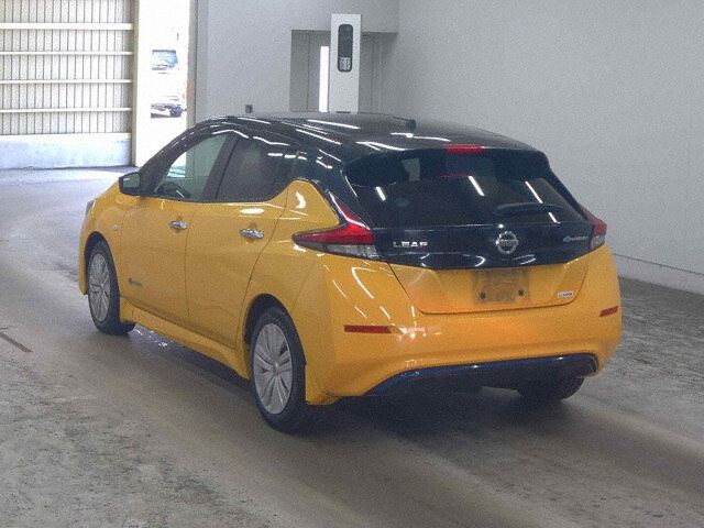 2018 Nissan Leaf S auction photo 2
