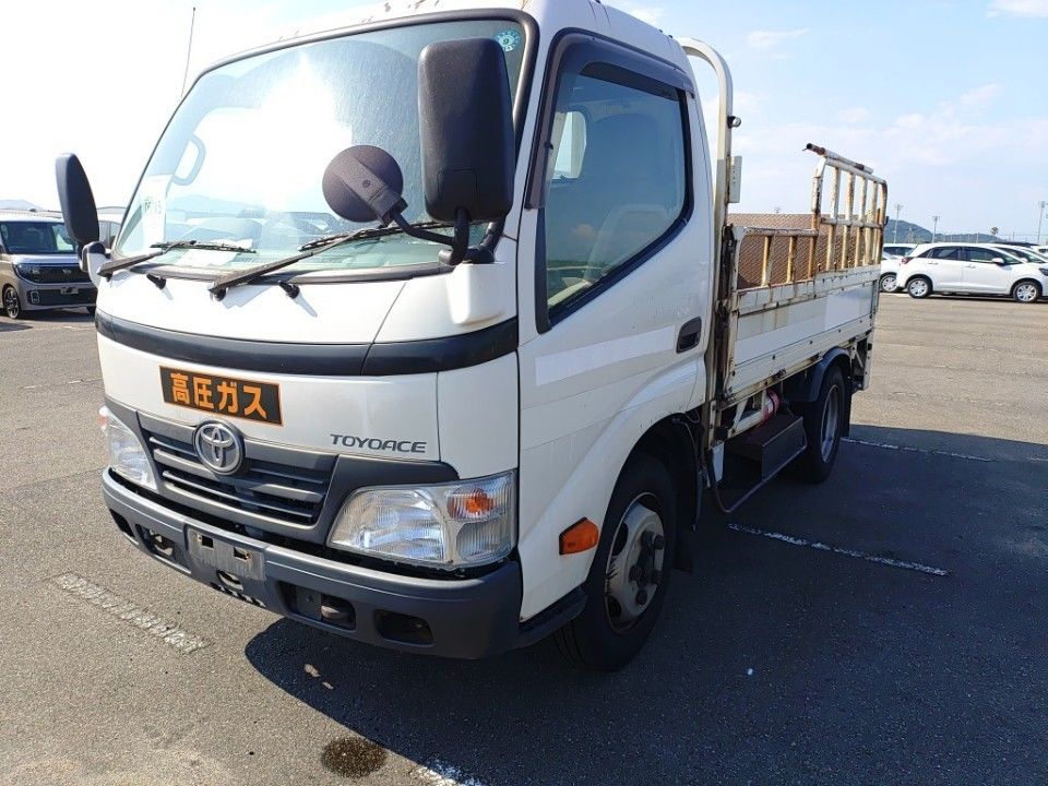 Japan Auction Vehicles 28 2010 Toyota Toyoace auction photo