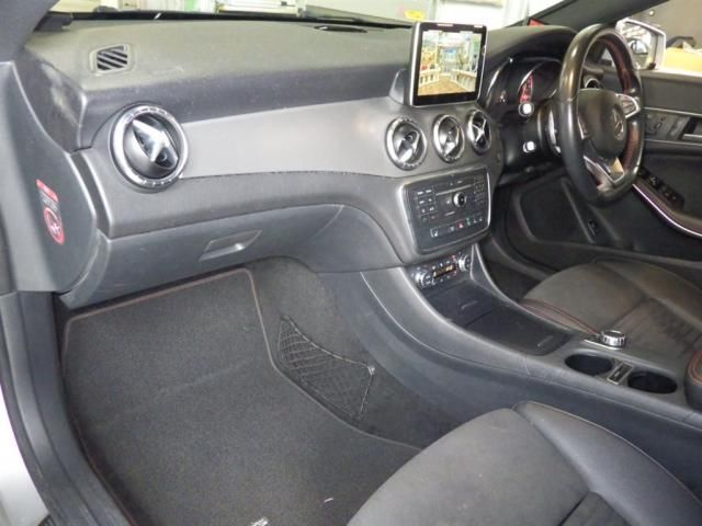 2015 Mercedes-Benz CLA 180 SB SP Radar Safety Package auction photo 2