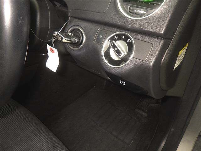 2011 Mercedes-Benz C200 BlueEFFICIENCY auction photo 8
