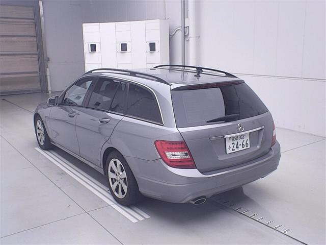 2011 Mercedes-Benz C200 BlueEFFICIENCY auction photo 2