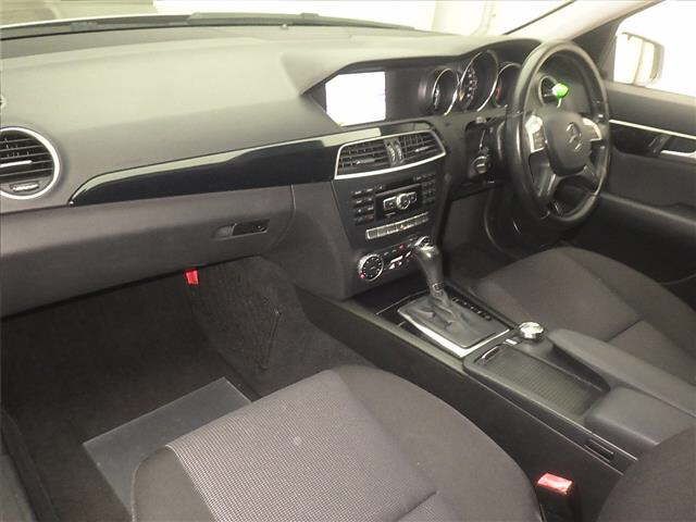 2011 Mercedes-Benz C200 BlueEFFICIENCY auction photo 4