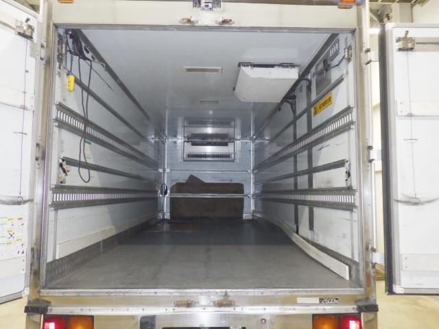 2011 Isuzu Forward 冷蔵・冷凍車 auction photo 4