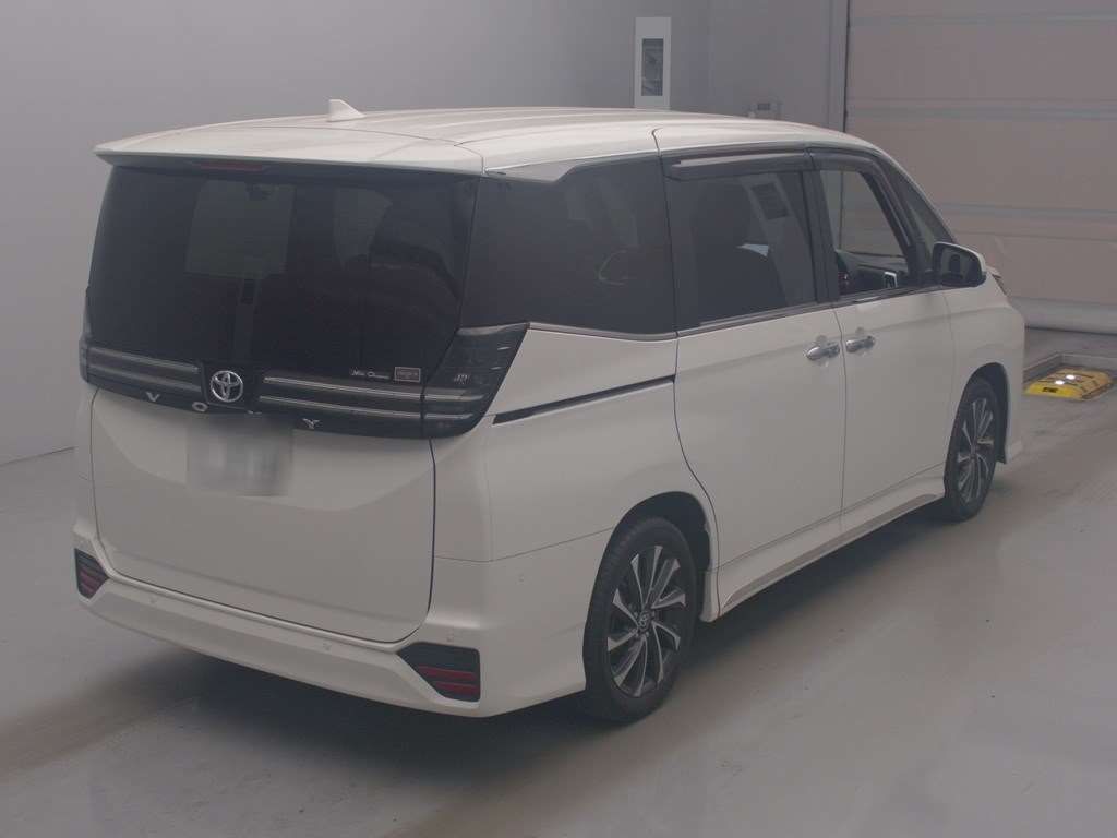 2022 Toyota Voxy S-Z auction photo 2