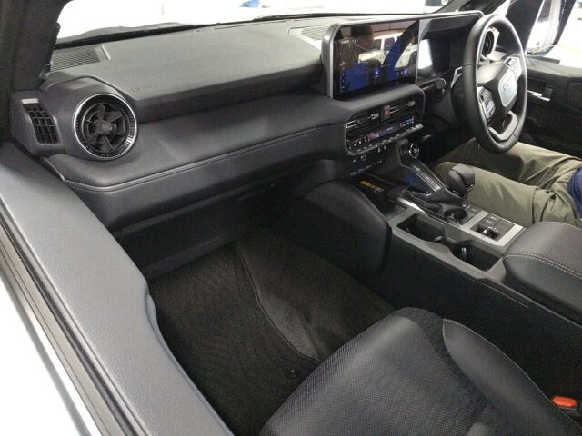 2025 Toyota Land Cruiser 250 VX 4WD auction photo 3