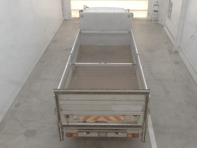 2017 Isuzu Forward Flatbed auction photo 3