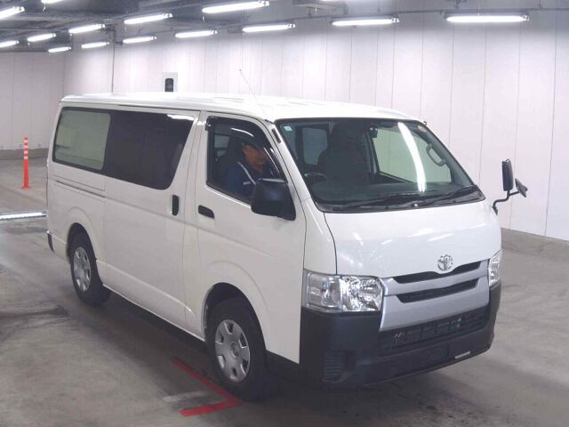 2016 Toyota Hiace 4WD Japan auction vehicle