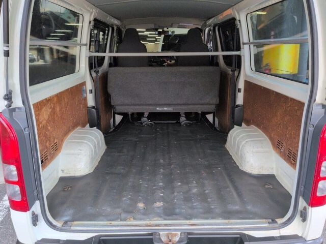 2016 Toyota Hiace 4WD auction photo 3