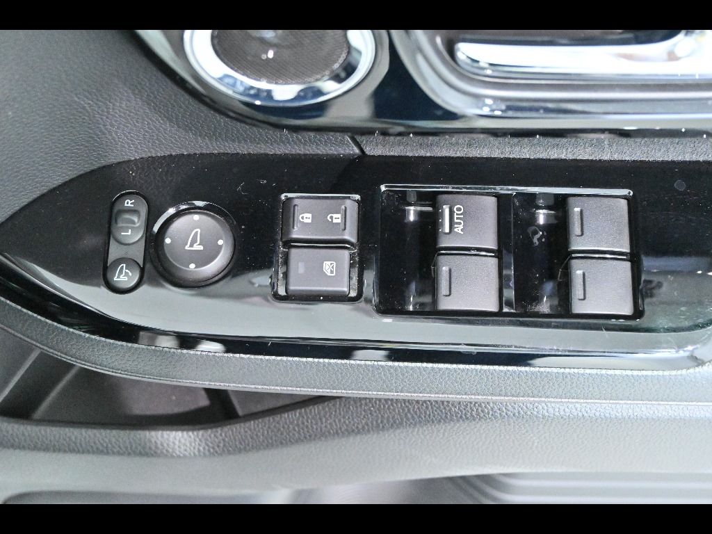 2021 Honda N-BOX カスタムLターボ auction photo 12