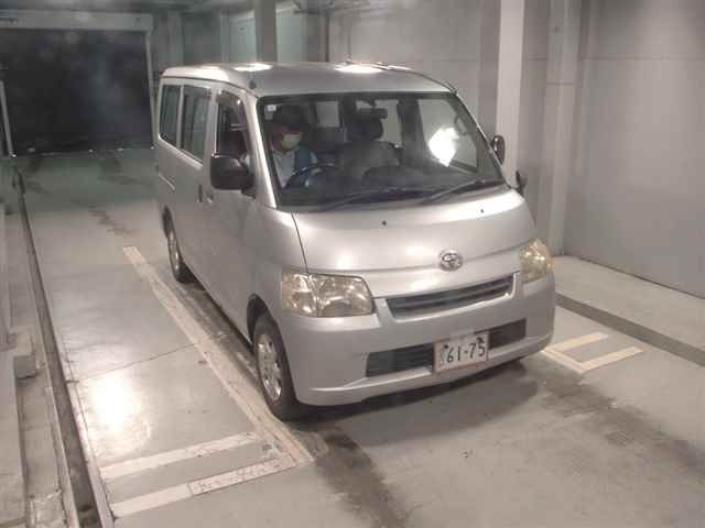 Japan Auction Vehicles 11 2011 Toyota LiteAce Van 4WD GL auction photo