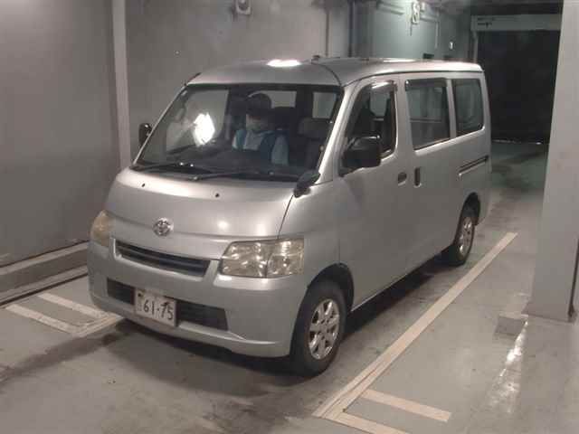 2011 Toyota LiteAce Van 4WD GL auction photo 4