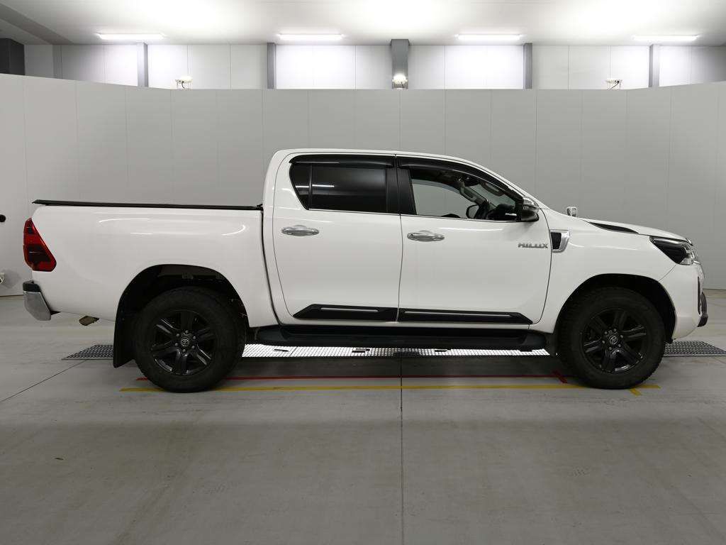 2021 Toyota Hilux Z 4WD auction photo 3