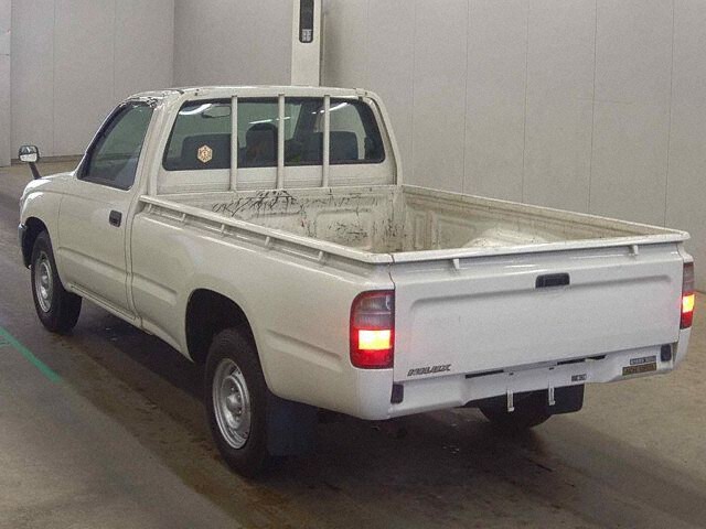 1999 Toyota Hilux DX auction photo 2