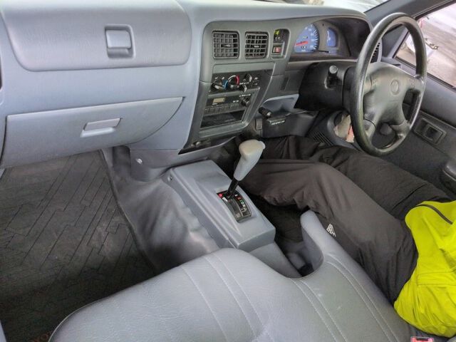 1999 Toyota Hilux DX auction photo 3