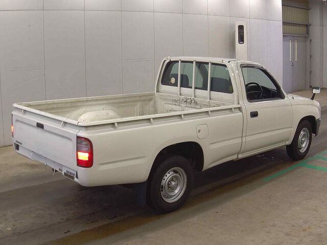 1999 Toyota Hilux DX auction photo 5