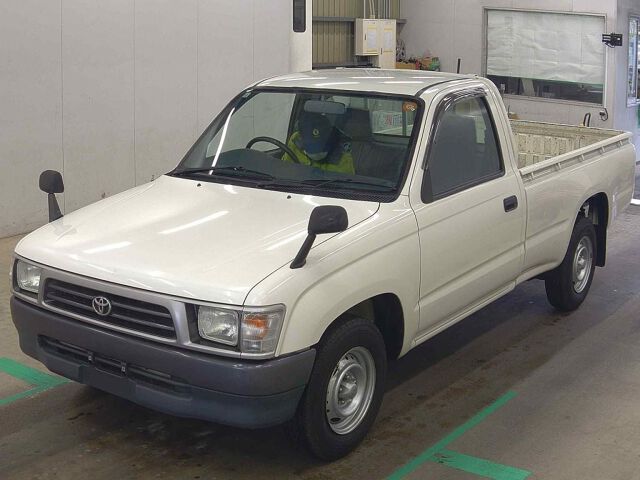 1999 Toyota Hilux DX auction photo 4