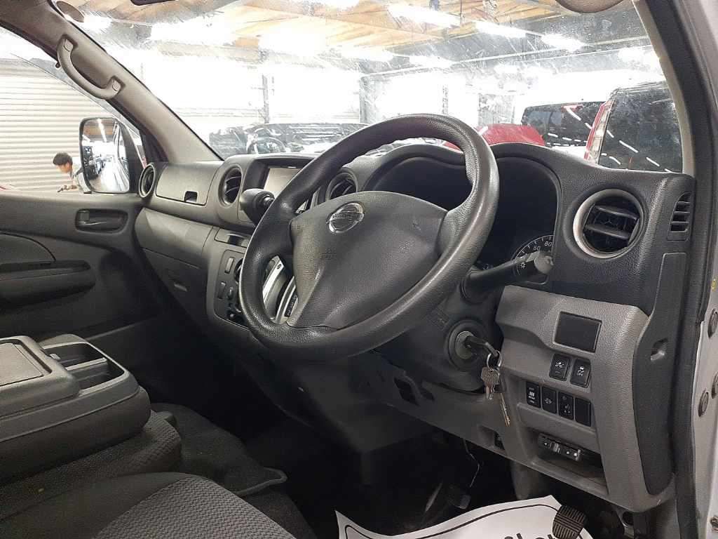 2018 Nissan NV350 Caravan DX テイショウ 4WD auction photo 9
