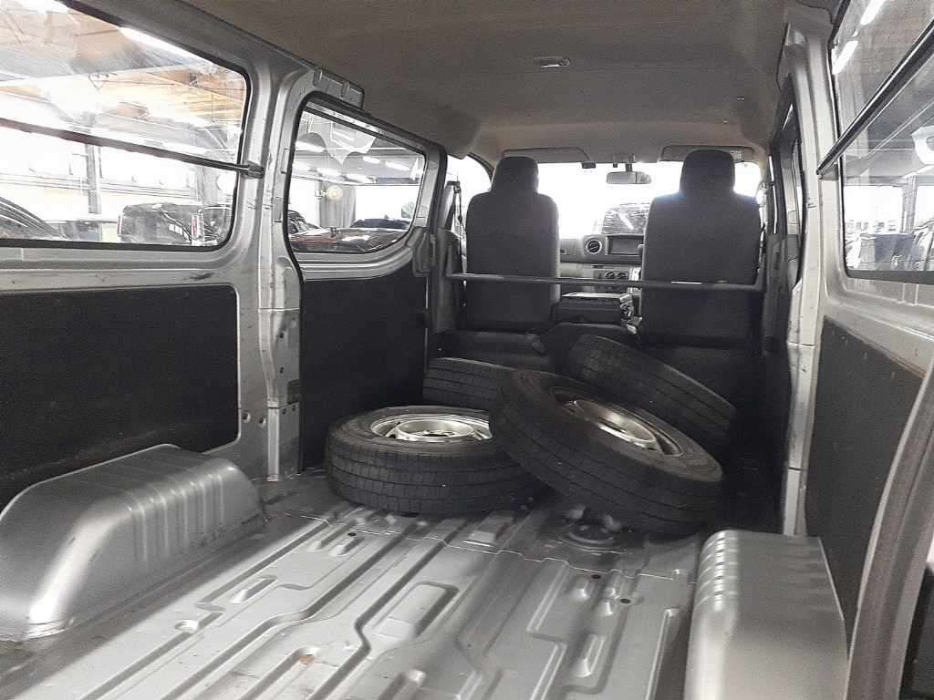 2018 Nissan NV350 Caravan DX テイショウ 4WD auction photo 12